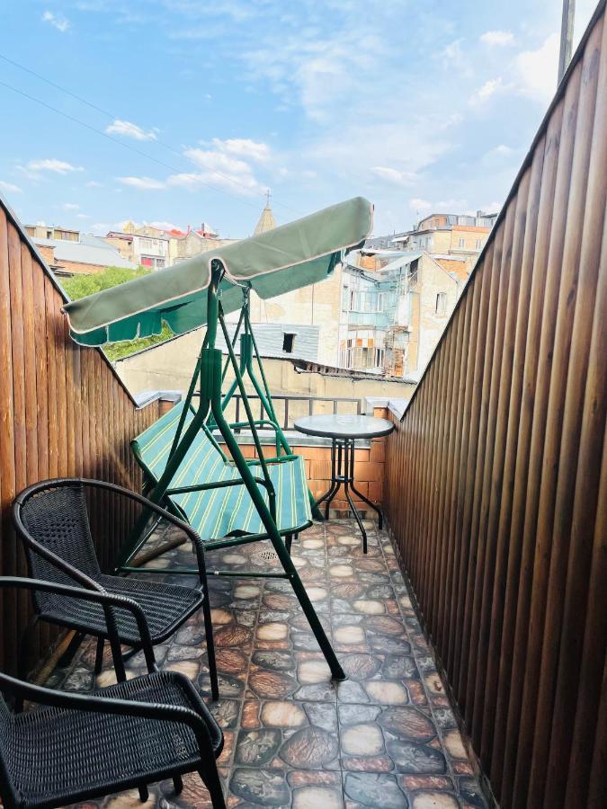 טביליסי Beautiful Apartment On Atoneli מראה חיצוני תמונה